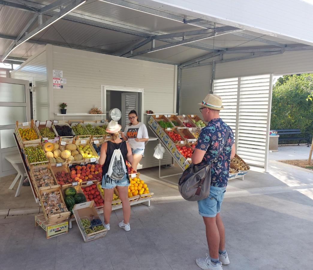 The Location In Makarska,free P, Option Bikes Penzion