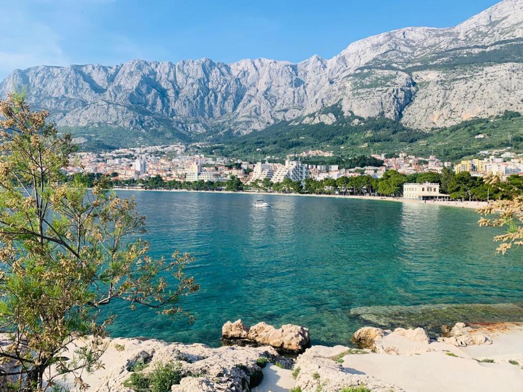 The Location In Makarska,free P, Option Bikes Penzion *