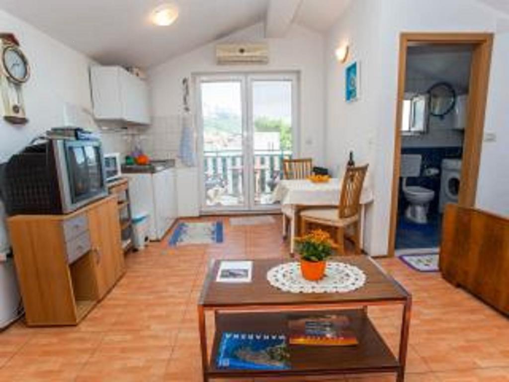 The Location In Makarska,free P, Option Bikes Penzion